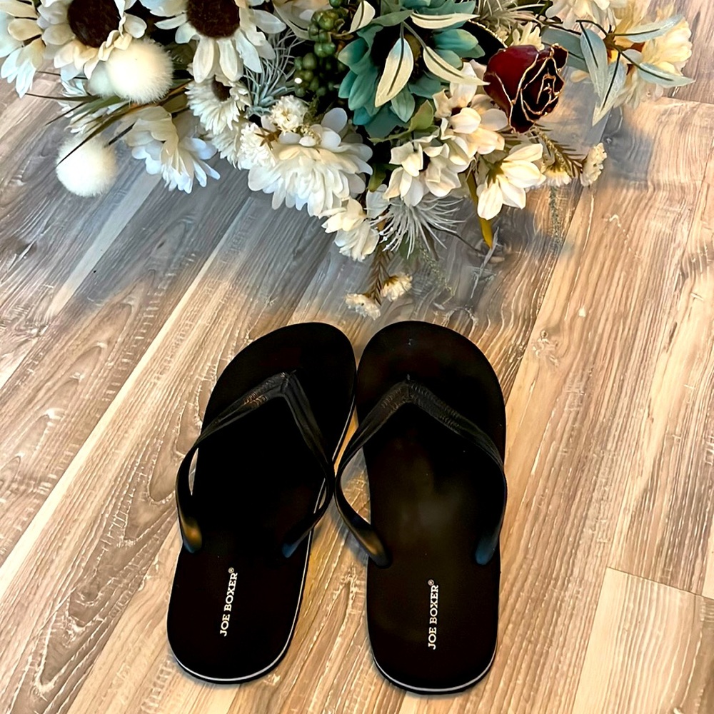 Joe Boxer Men’s Black Flip-Flops